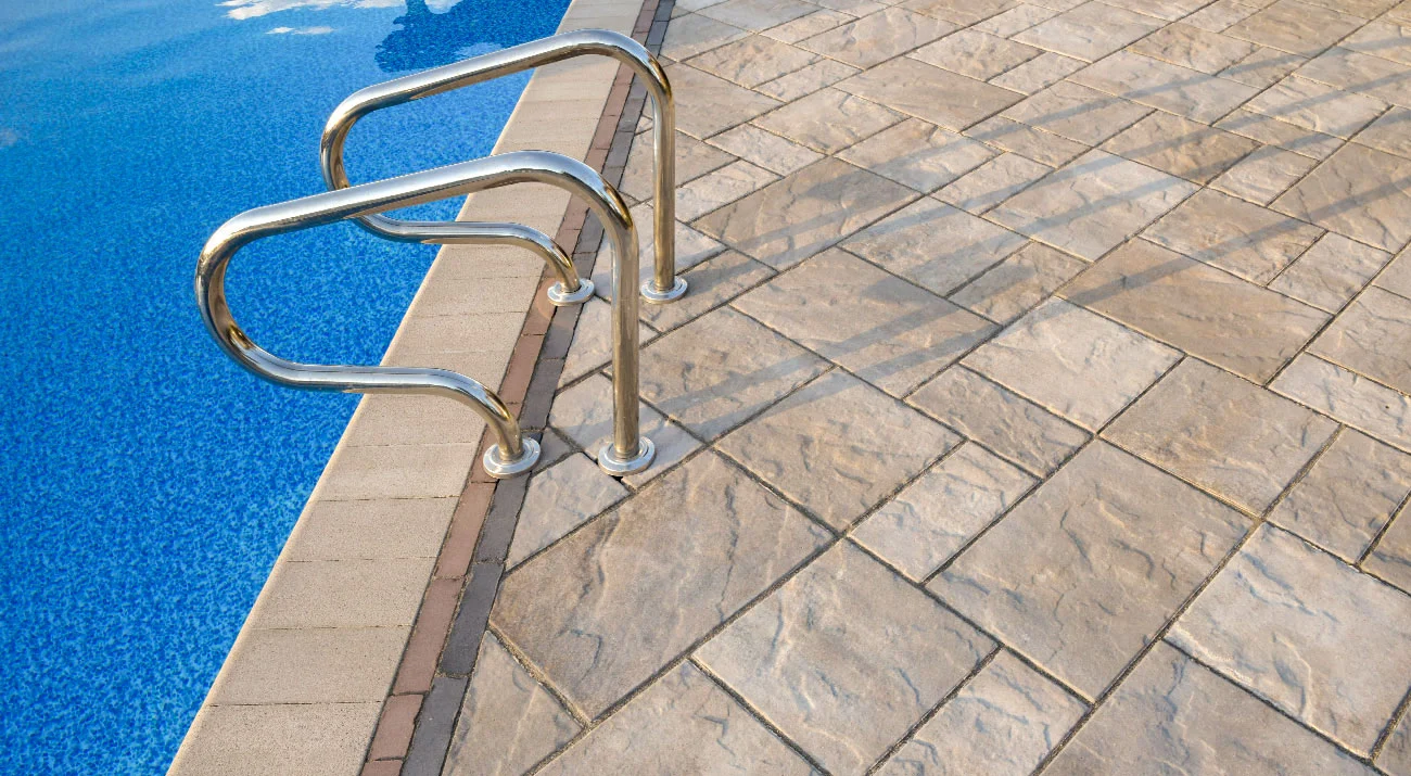 beacon-hill-flagstone_pool_bavarian