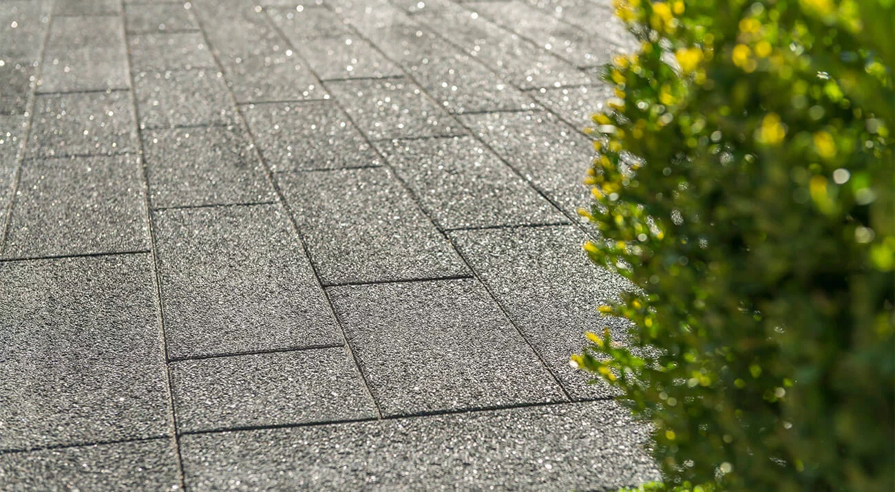 Series_Driveways_Black-Granite_2832