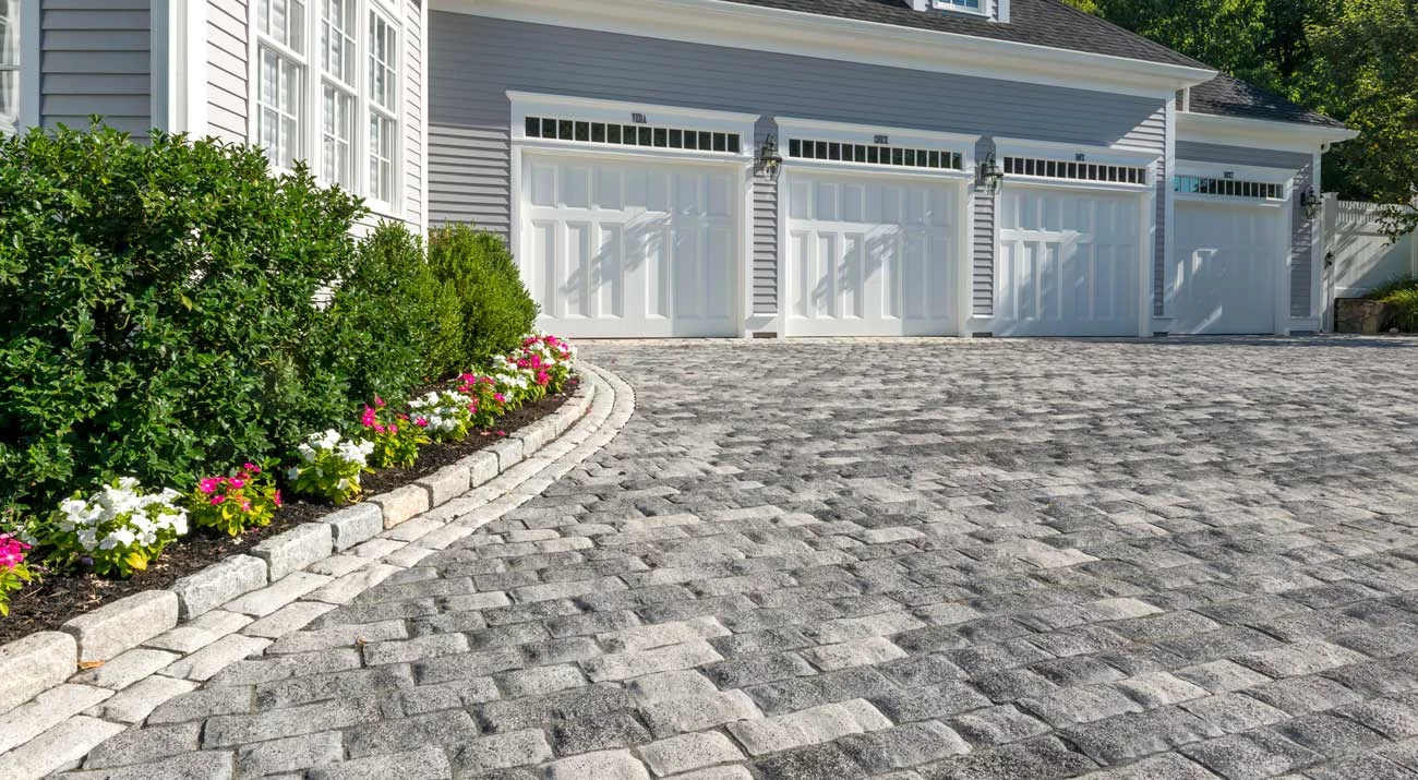 Tribeca Cobble Driveways Crystalline Basalt 6998