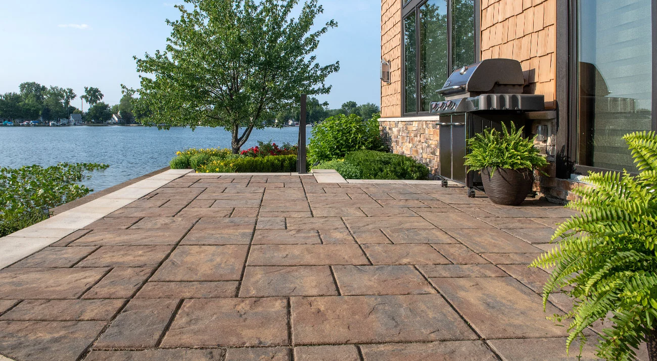 beacon-hill-flagstone_patio_sierra