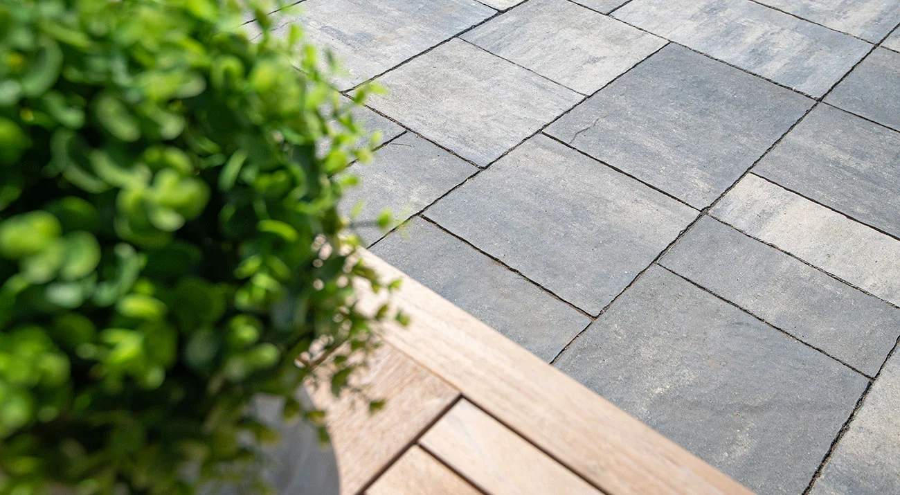 Bristol Valley_Patio_Steel Mountain_1