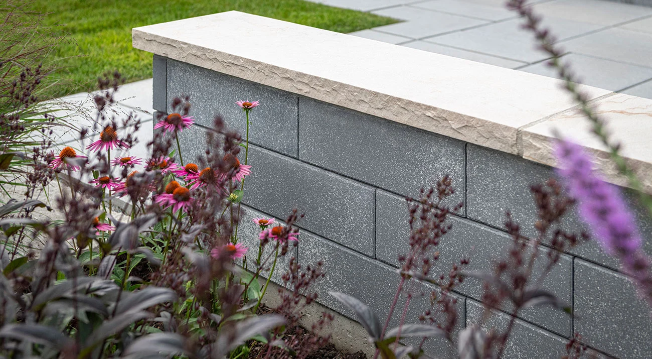 Natural-Stone_Seat-Wall_1
